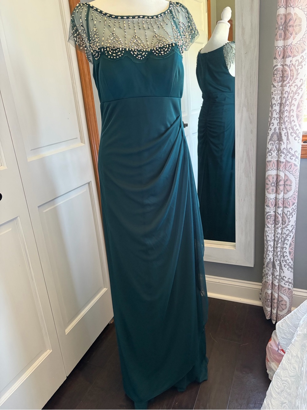 DJ-JAZ Embellished Teal Green Maxi Evening Dress with Scalloped BeadedYoke SZ 12